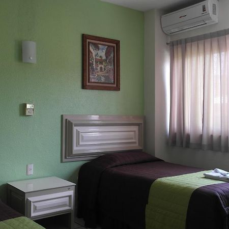 Hotel El Roble Тустла-Гутьеррес Экстерьер фото