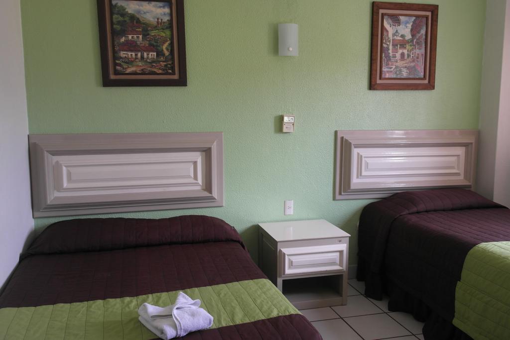 Hotel El Roble Тустла-Гутьеррес Экстерьер фото