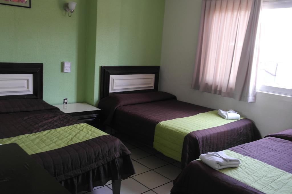 Hotel El Roble Тустла-Гутьеррес Экстерьер фото