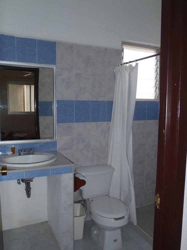 Hotel El Roble Тустла-Гутьеррес Экстерьер фото