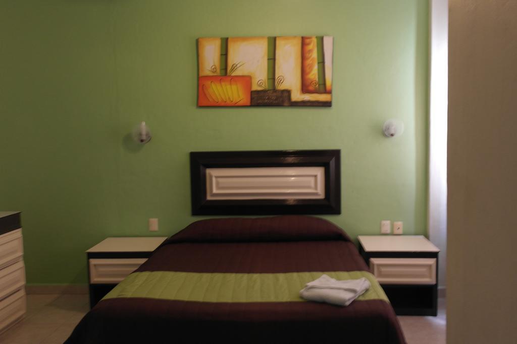 Hotel El Roble Тустла-Гутьеррес Номер фото